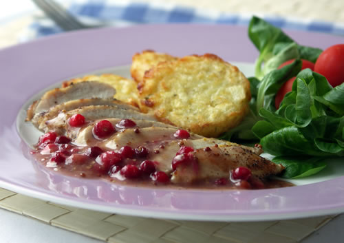 Chicken with Cranberry Mustard Sauce (Huhn mit Cranberry-Senf-Sauce)