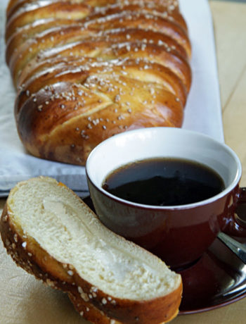 Rezept für Lemon Filled Braid - Hefezopf mit Zitronenfüllung