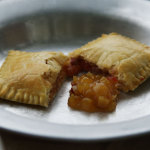 Hand Pies mit Bacon and Cheddar