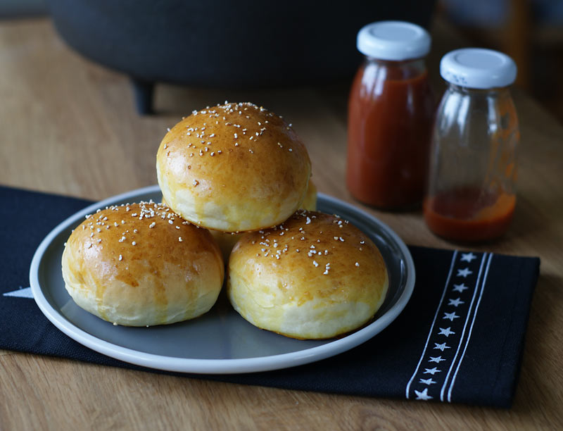 Easy Hamburger Buns