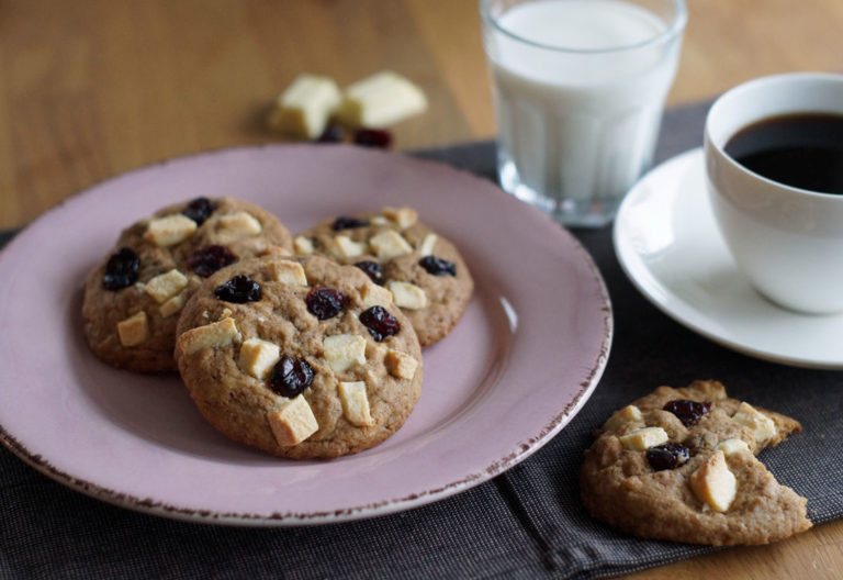 White Chocolate Cookies with Cranberries