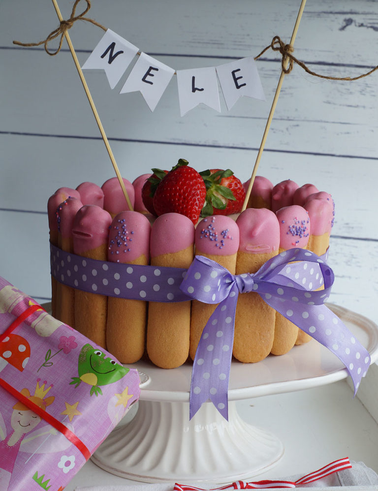 “It’s a girl”: Baby shower pink cake (Torte in rosa)