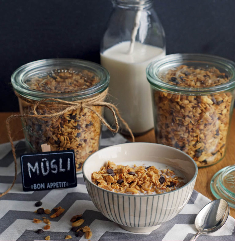 Peanut Chocolate Granola (Schoko-Erdnuss-Müsli)