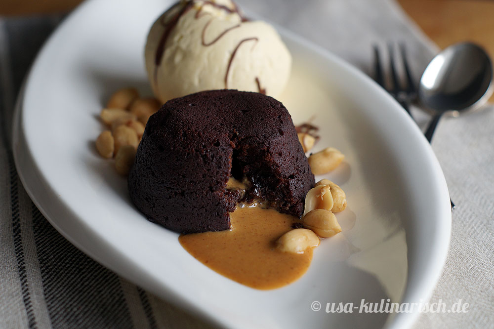 Rezept Peanut Butter Lava Cake / Schokokuchen mit Erdnusskern