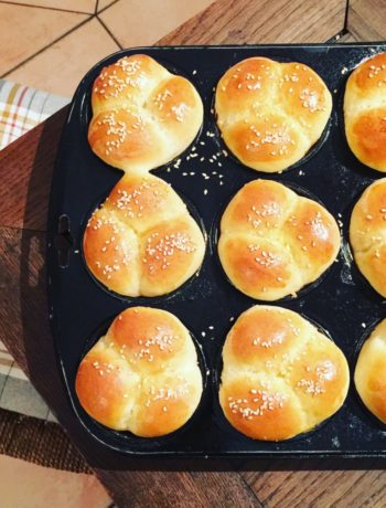 Buttermilk Cloverleaf Rolls - Buttermich-Kleeblatt-Brötchen