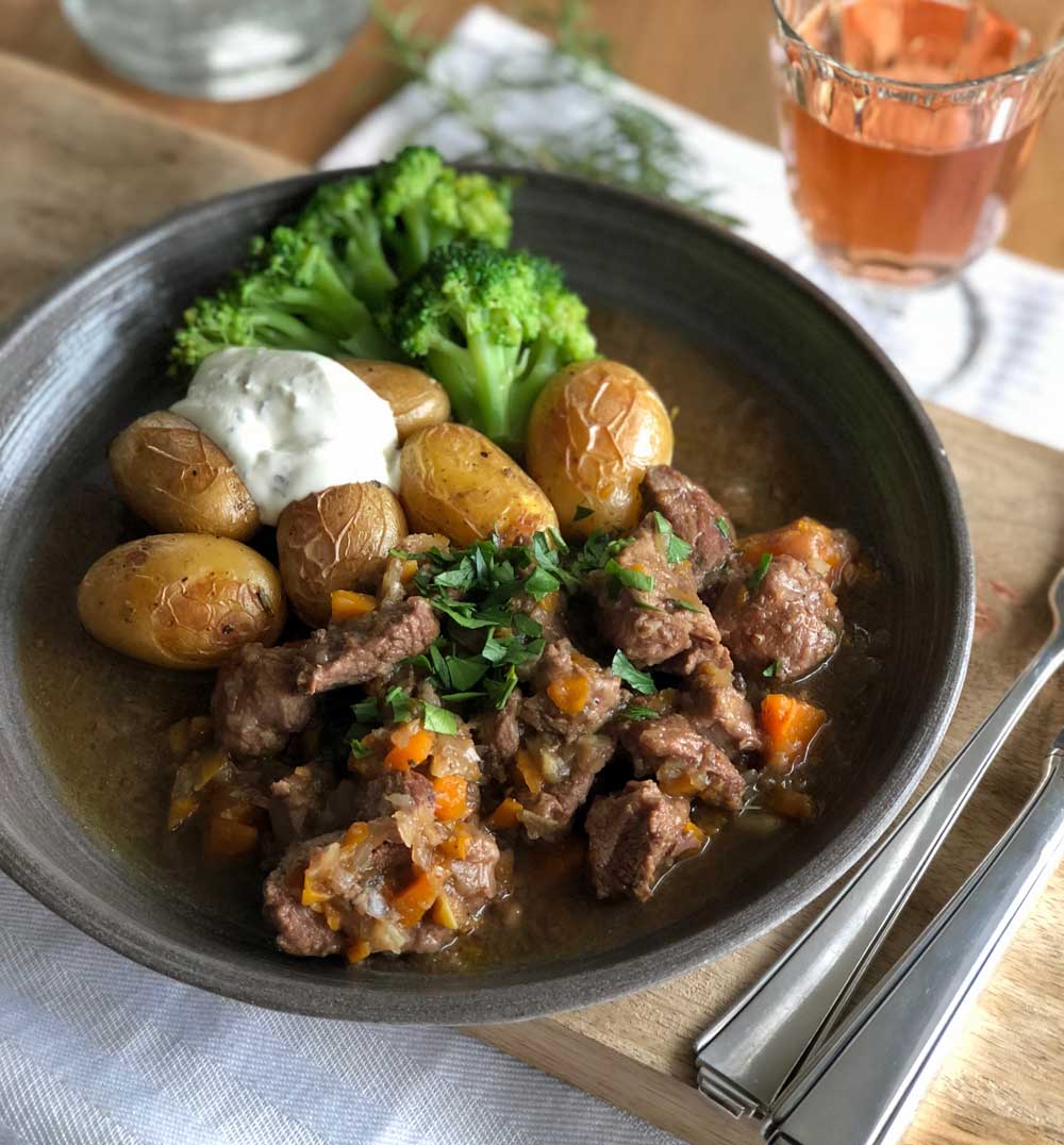 Venison and Juniper Stew (Wildragout mit Wacholder a la Jamie Oliver ...