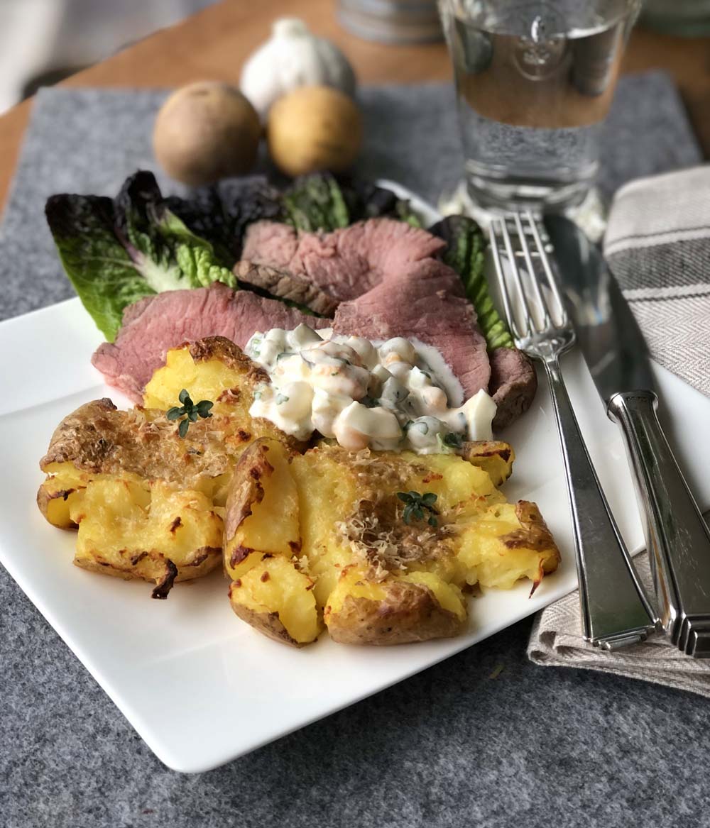 Garlic Smashed Potatoes mit Roastbeef