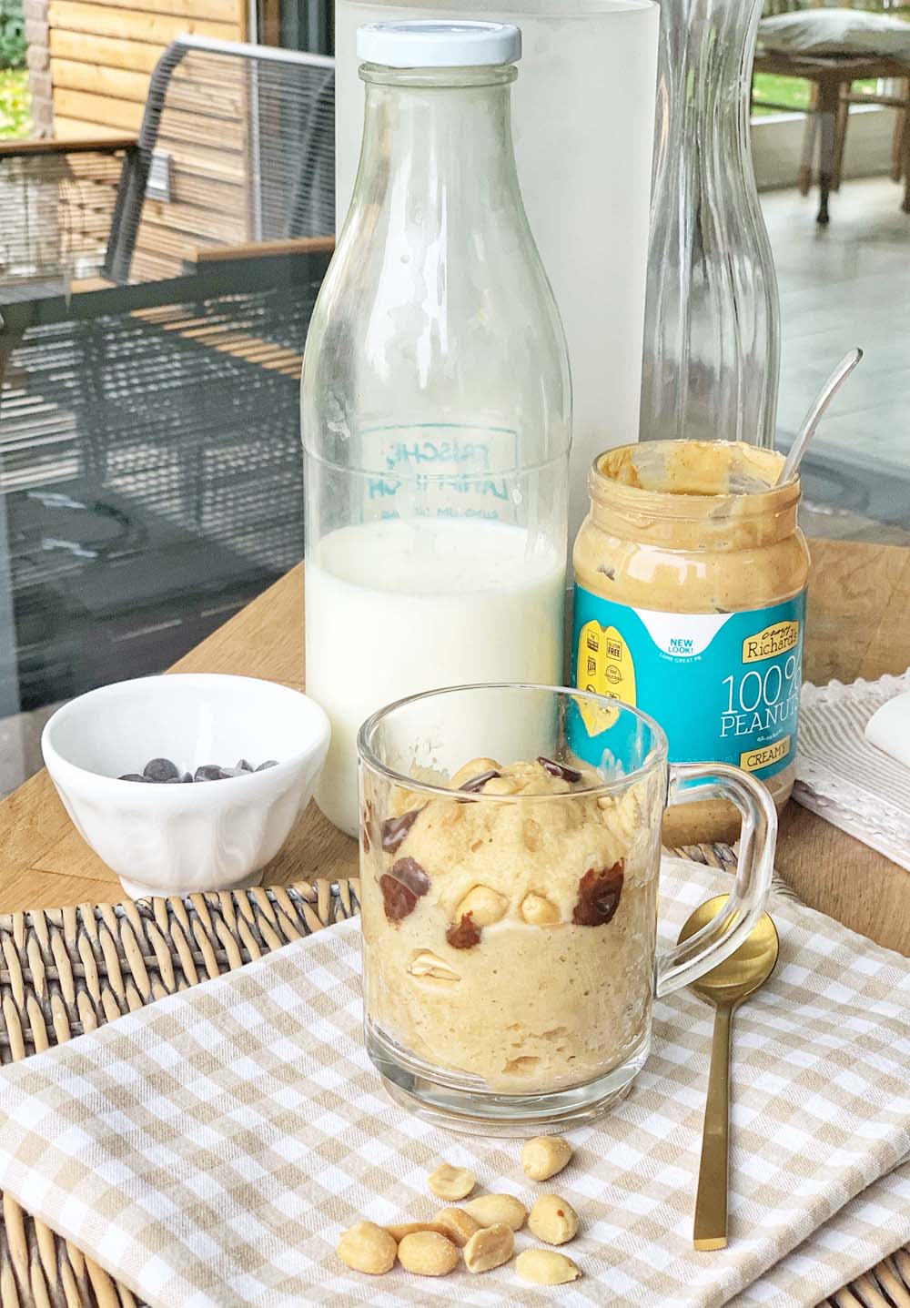 Peanut Butter Mug Cake (Tassenkuchen mit Erdnussbutter) | USA kulinarisch