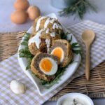 Rezept für Scotch Eggs, gefüllte Hackbällchen mit Ei