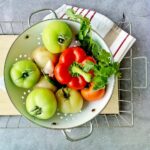 ZUtaten für Salsa aus grünen Tomaten