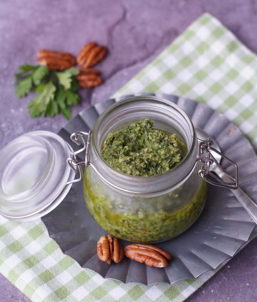 Parsley & Pecan Pesto (PetersilienWalnussPesto) USA kulinarisch