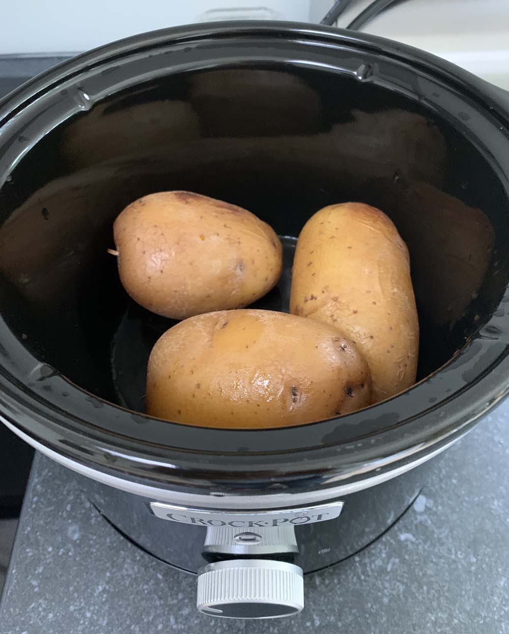 Backkartoffeln im Slowcooker garen