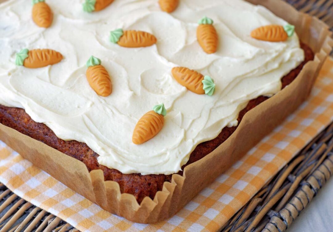 Morning Glory Cake (saftiger Möhren-Apfel-Kuchen) | USA kulinarisch Morning Glory Cake (saftiger Möhren-Apfel-Kuchen) | USA kulinarisch